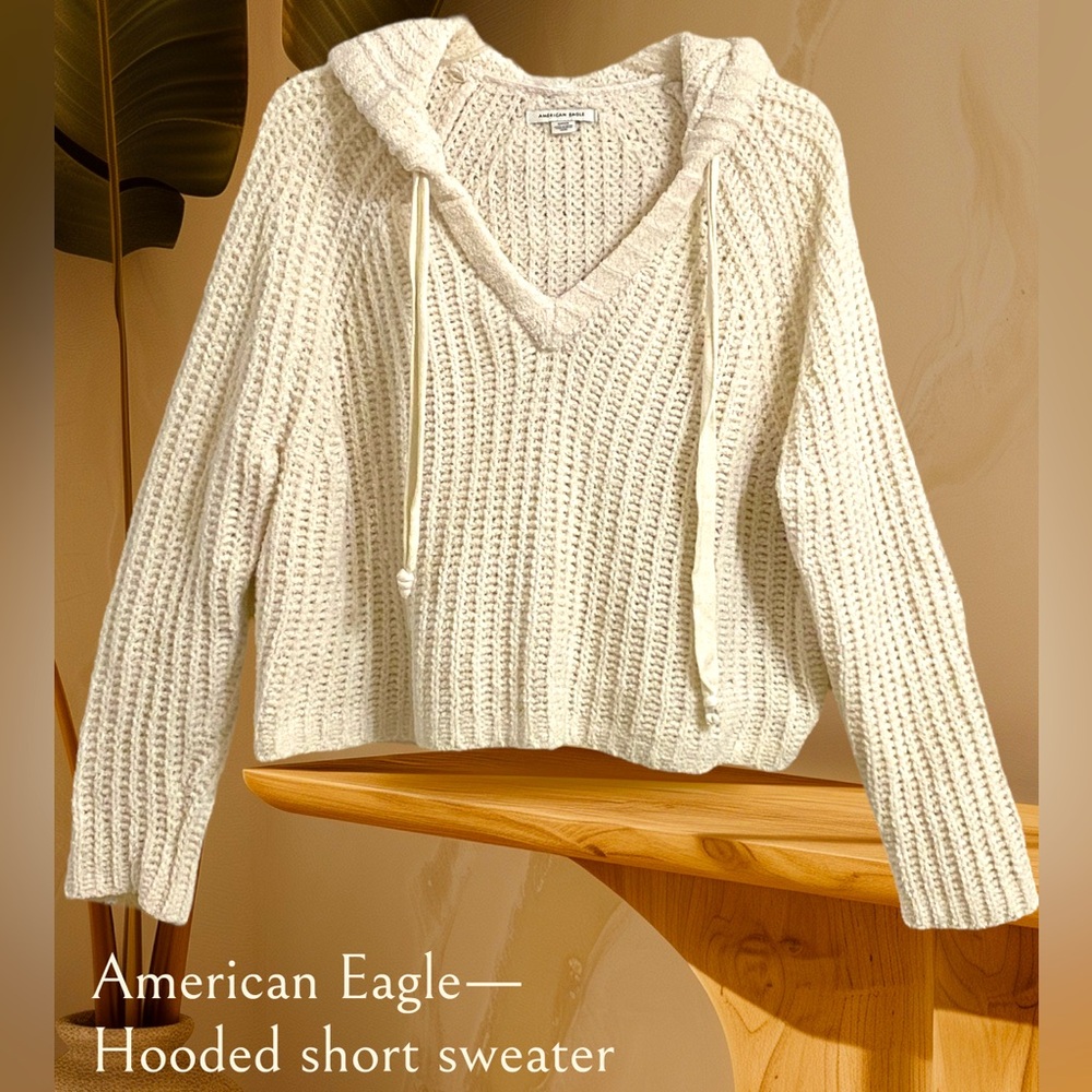 AE Short So Soft Cream Hooded Sweater Sz S